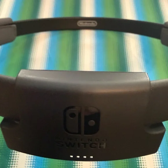 Nintendo Ring Fit Adventure Ring-Con with Red and Blue Joy-Con Artwork - Picture 11 of 16